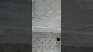 удалить клей с потолка просто