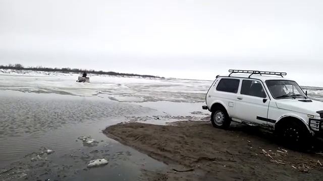 Переправа через за берег Сюнай-сале на бурановских санях смотреть онлайн