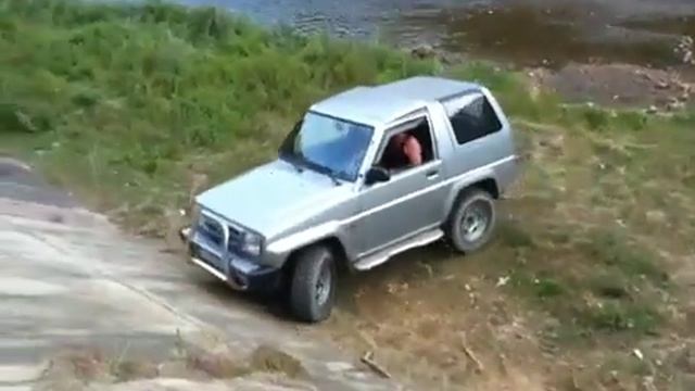 Suzuki vitara vs daihatsu feroza смотреть онлайн