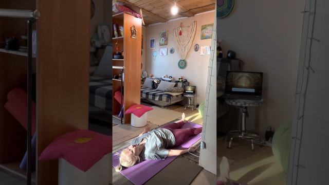 Наше тело - Наш Друг. Я стараюсь прислушиваться к своему телу. СУРЬЯ НАМАСКАР/ Приветствие Солнцу🌞 смотреть онлайн