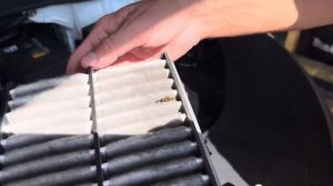 Kia Carnival IV поколения 2.2d замена воздушного фильтра