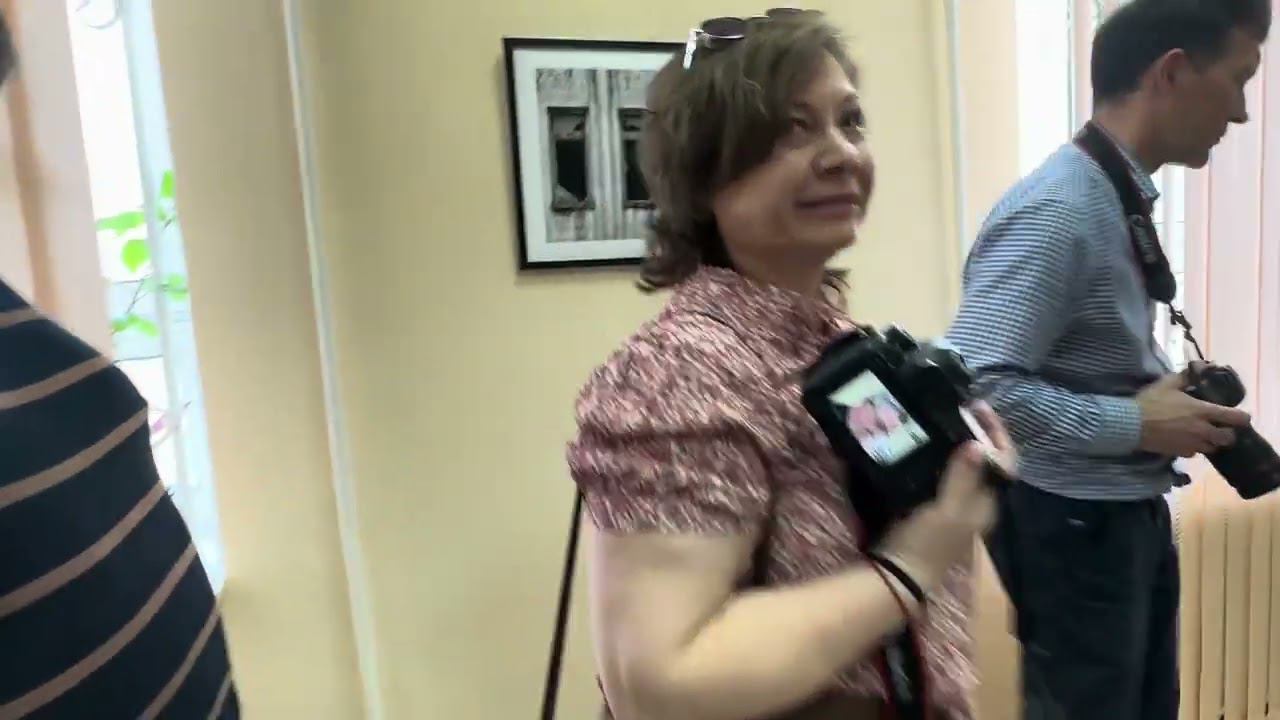 Фисенко Дмитрий. Фотограф. На выставке своих работ. (2) смотреть онлайн