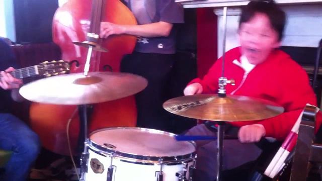 Minor Swing - Drum Solo смотреть онлайн