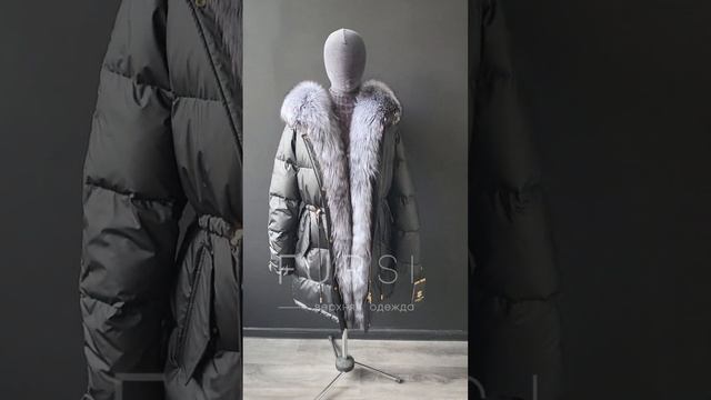 Видеообзор Пуховик черный с мехом чернобурки 90см смотреть онлайн