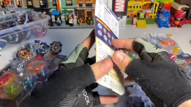 ОЧЕНЬ МНОГО СТАРЫХ БЕЙБЛЭЙДОВ / Бейблэйд Бёрст / Beyblade Burst смотреть онлайн