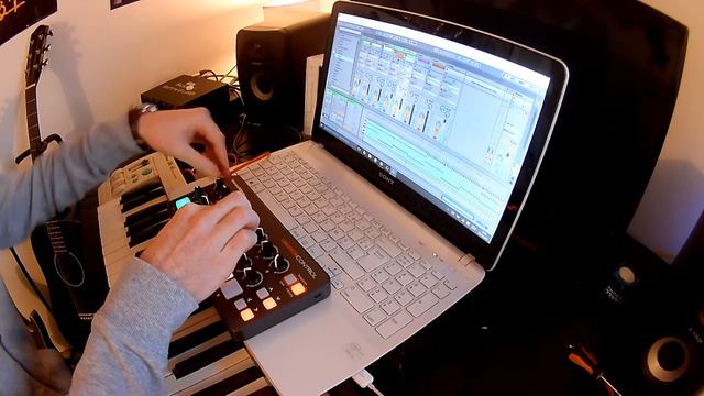 floatin' snap 2 - JKrs (live*) / Novation Launchcontrol смотреть онлайн