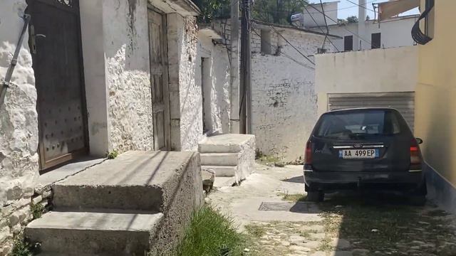 Что таит в себе город тысячи окон. Или как мы посетили Берат в августе 2021 смотреть онлайн
