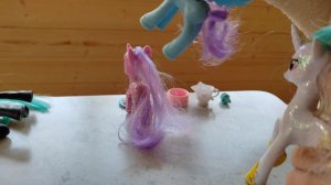 Радуга и искорка# приехали гости# новые видео#милые пони, играем вместе#