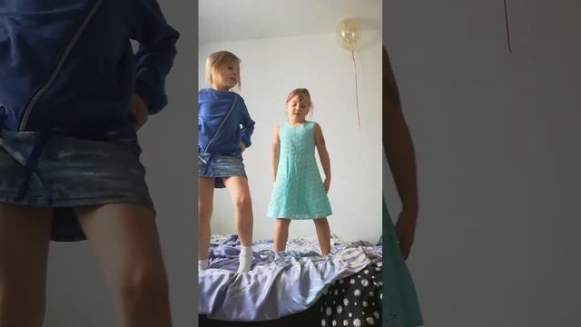 танец под песню незабудка смотреть онлайн