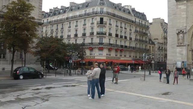 У собора парижской богоматери смотреть онлайн