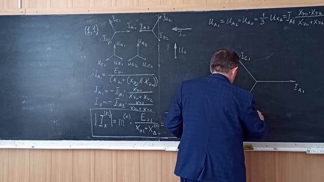 11-3 Векторная диаграмма токов и напряжений при двухфазном КЗ на землю смотреть онлайн