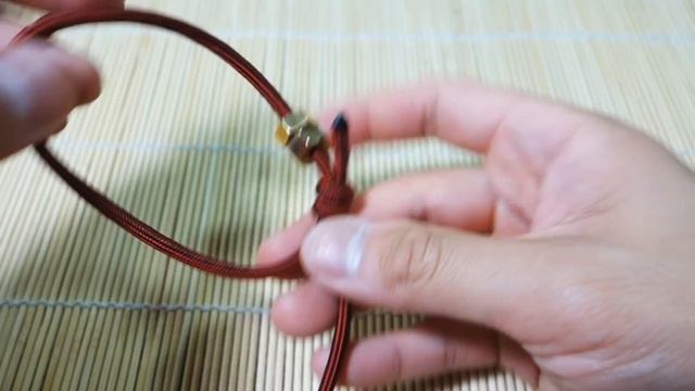 How to Make a Sliding Knot Paracord Bracelet with Hex Nut/Bead Tutorial смотреть онлайн