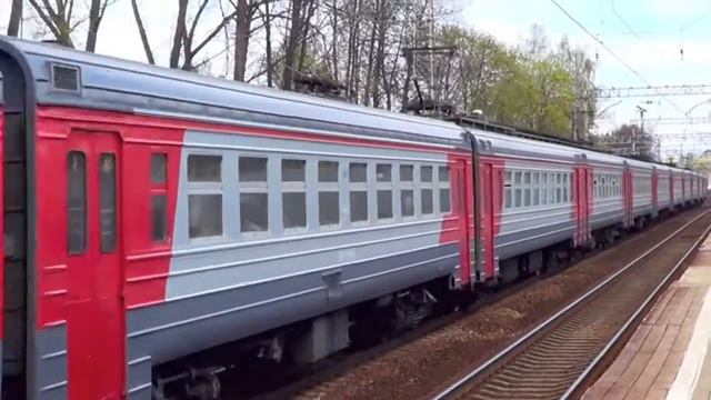 Электропоезд ЭР2Т-7190 (1) платформа Немчиновка смотреть онлайн