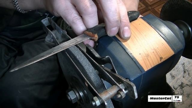 Как заточить кухонный нож на точиле ( приспособа ) смотреть онлайн