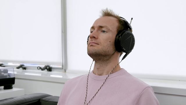 Audeze LCD-5 High End Planar Magnetic Headphone Review - Are These The King Of All Planars?