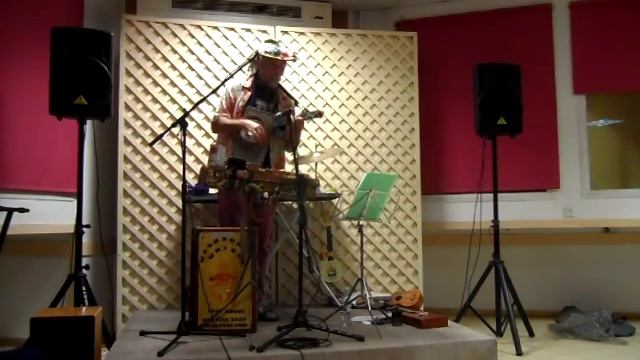 Ice Cream , Uke banjo and One man Band rig смотреть онлайн