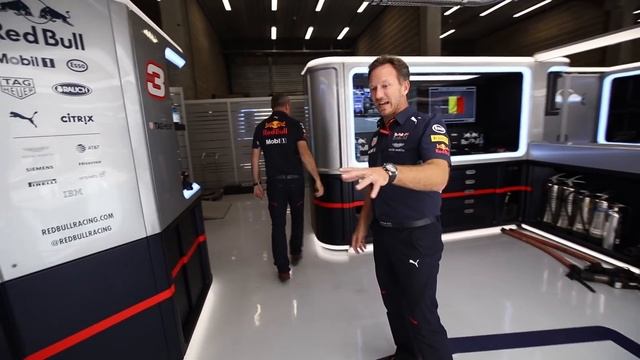 Christian Horner's Red Bull Racing Garage Tour смотреть онлайн