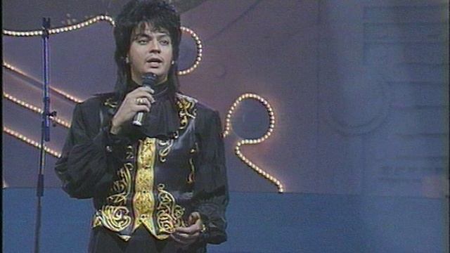 «СКАЖИ МНЕ, ВИШНЯ». Исполняет Филипп Киркоров (муз. Е.Мартынова, сл. В.Харитонова).