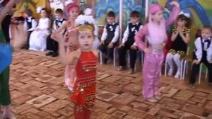 Индийский танец: «Джимми»