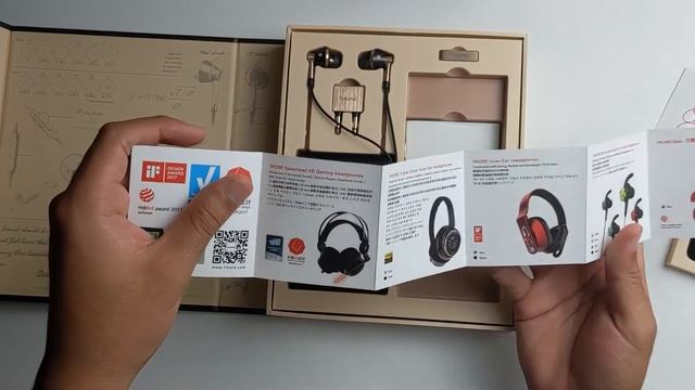 1MORE Triple Driver EarBud Headphones Unboxing смотреть онлайн