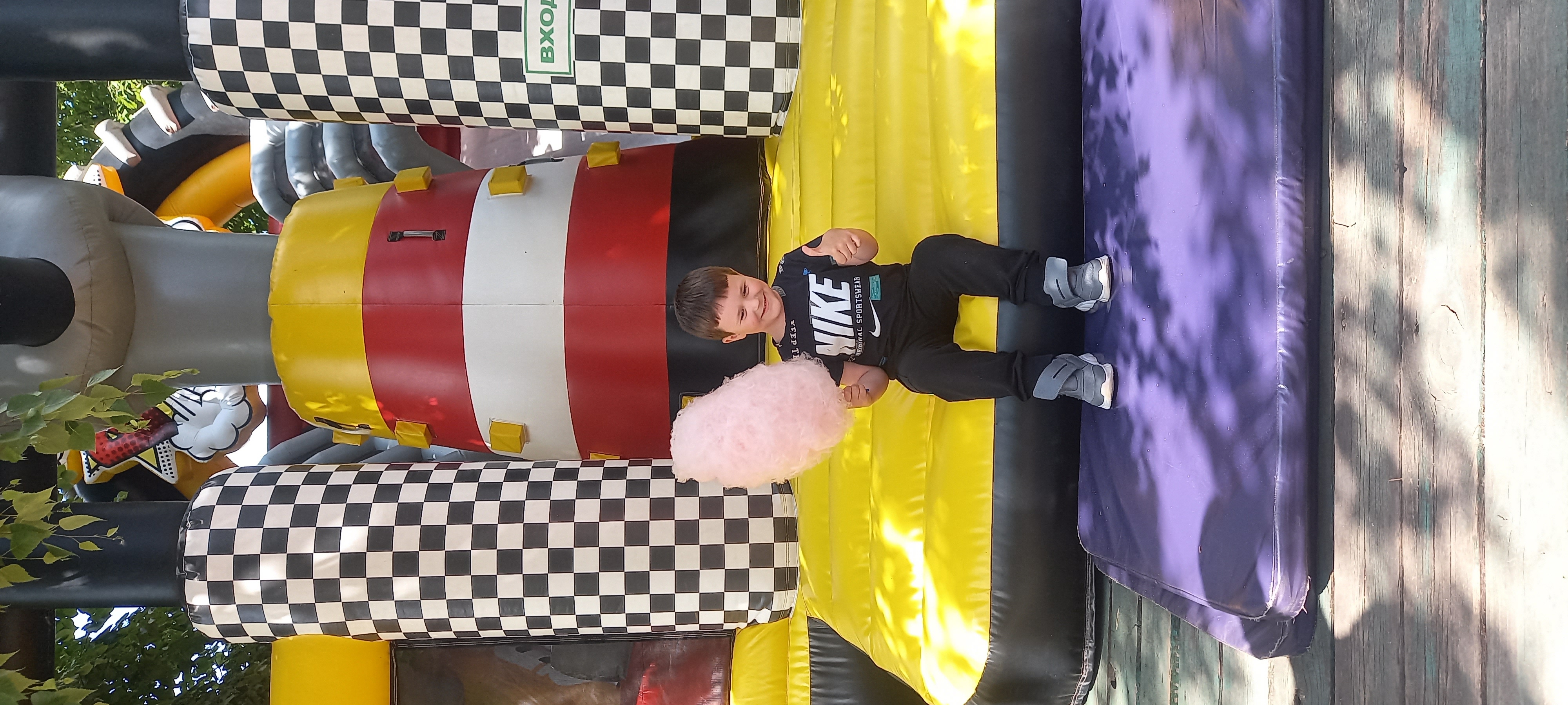 Maxiblog в теме и мы с ним в торговом центре снимаем видео смотреть видео онлайн Maxiblog Макси блог