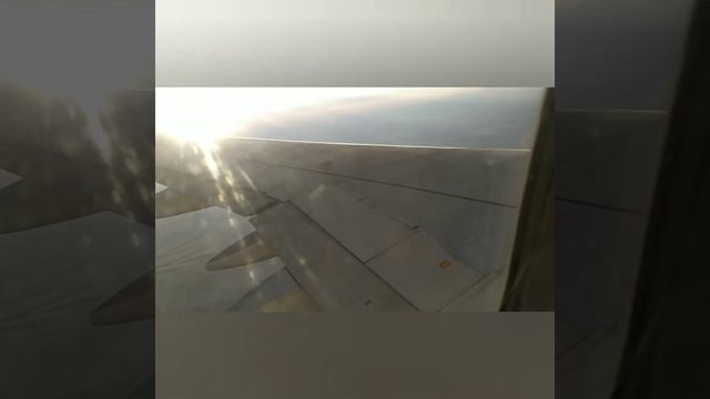 Стробоскопический эффект винтов самолета ATR 72 смотреть онлайн