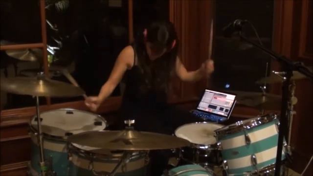 Manon 'Dixie' Chartier - Diary of Jane [Drum Cover] смотреть онлайн