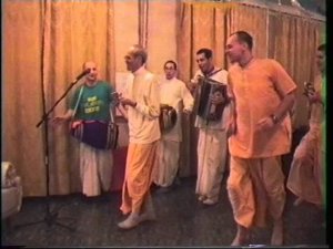 Рохинисута прабху киртан 20.12.97 Ростов-на-Дону