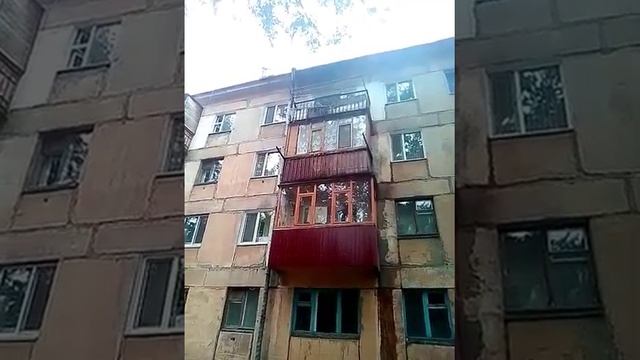 Вид сзади дома тушат пожар около 1 часа смотреть онлайн