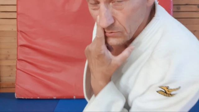 Начинаем производственную гимнастику, товарищи.. и постоим на голове. смотреть онлайн