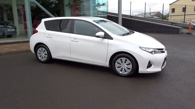 2015 Toyota Auris Van Terra 1.4 D4D смотреть онлайн