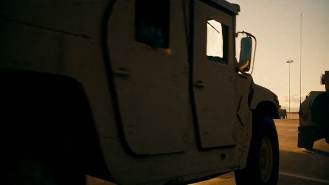 Transformers 2 La Venganza de los Caídos El debate de Ironhide y Ratchet смотреть онлайн