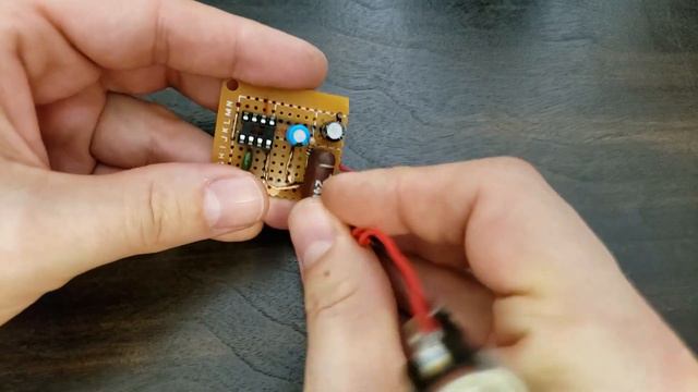 Build a DIY Guitar Amp Mini Amplifier - LM386 Amp Head PART 1 смотреть онлайн