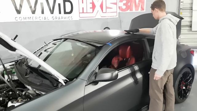 Showing A Beginner How To Vinyl Wrap A Roof смотреть онлайн