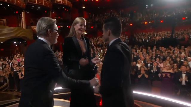 Rami Malek winning an Oscar® for "Bohemian Rhapsody" смотреть онлайн