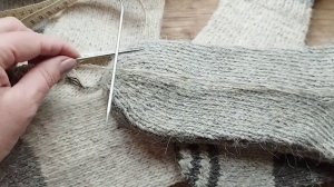 Вяжу носки солдату .