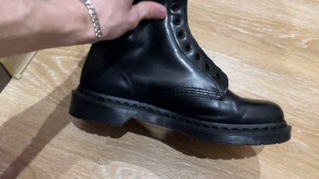 ЧТО БУДЕТ С ТВОИМИ DR MARTENS СПУСТЯ ГОД НОСКИ? смотреть онлайн