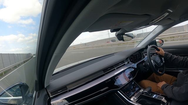 [アウディ A8]Audi A8 2020年モデル 走行動画