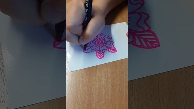 Рисуем перманентным розовым маркером цветок, в стиле мехенди. смотреть онлайн