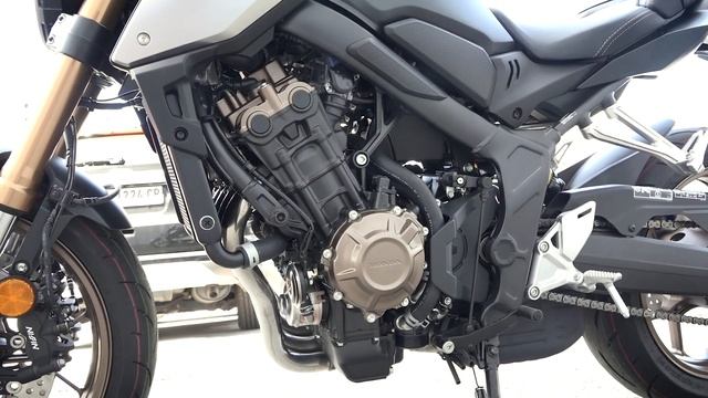 Honda CB650R 2022 Walkaround, Starting Sound, All Details смотреть онлайн