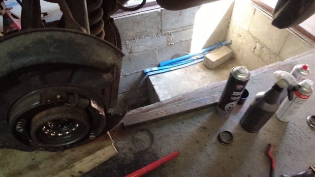 Wymiana łożyska Mercedes w124 250d, Rear bearing replacement. смотреть онлайн