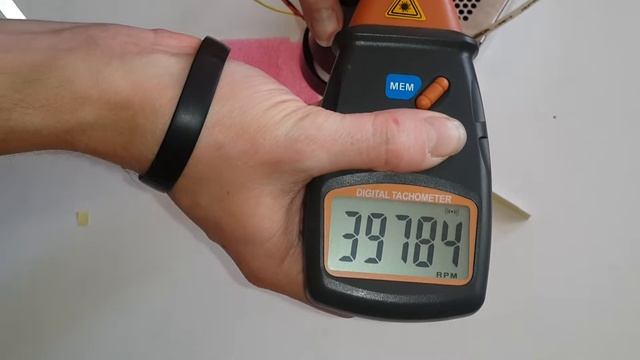 Цифровой лазерный тахометр DT-2234C+