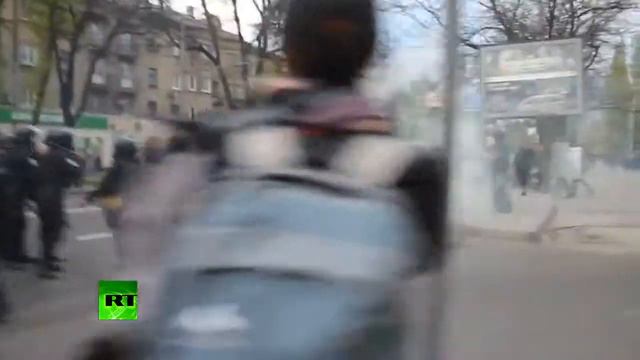 В Донецке прошли столкновения между сторонниками федерализации и проукраинскими активистами смотреть онлайн
