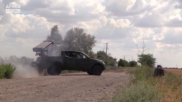 Пикап с блоком запуска ракет снятого с трофейного КА 52 смотреть онлайн