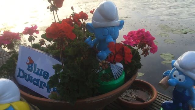 Goldie Marketing Smurfs Garden gnomes смотреть онлайн