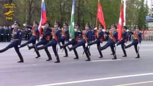 Знаменная группа на тренировке к Параду победы 2021