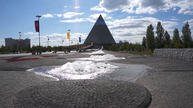 пирамида и фонтаны смотреть онлайн