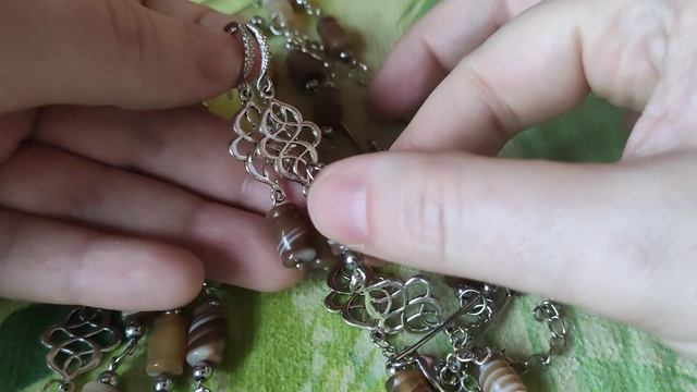 Готовые женские украшения из натурального агата, нефрита, содалита и гематита смотреть онлайн