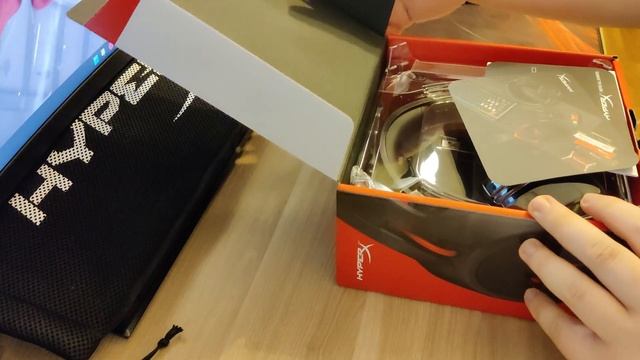 Распаковка топовых наушников Unboxing HyperX Cloud Flight Wireless смотреть онлайн