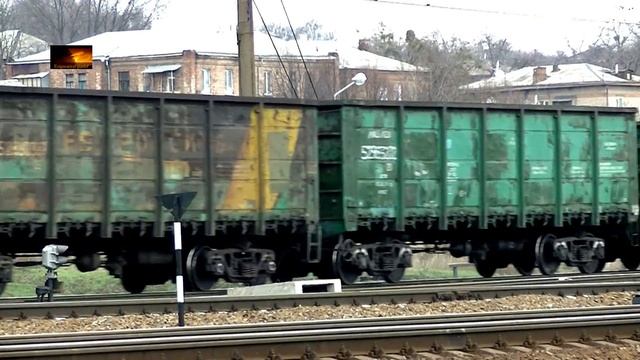 ВЛ11-628 + ВЛ11 с грузовым поездом смотреть онлайн